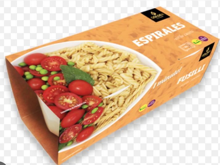 Pisto con tortilla francesa y vasito de espirales.